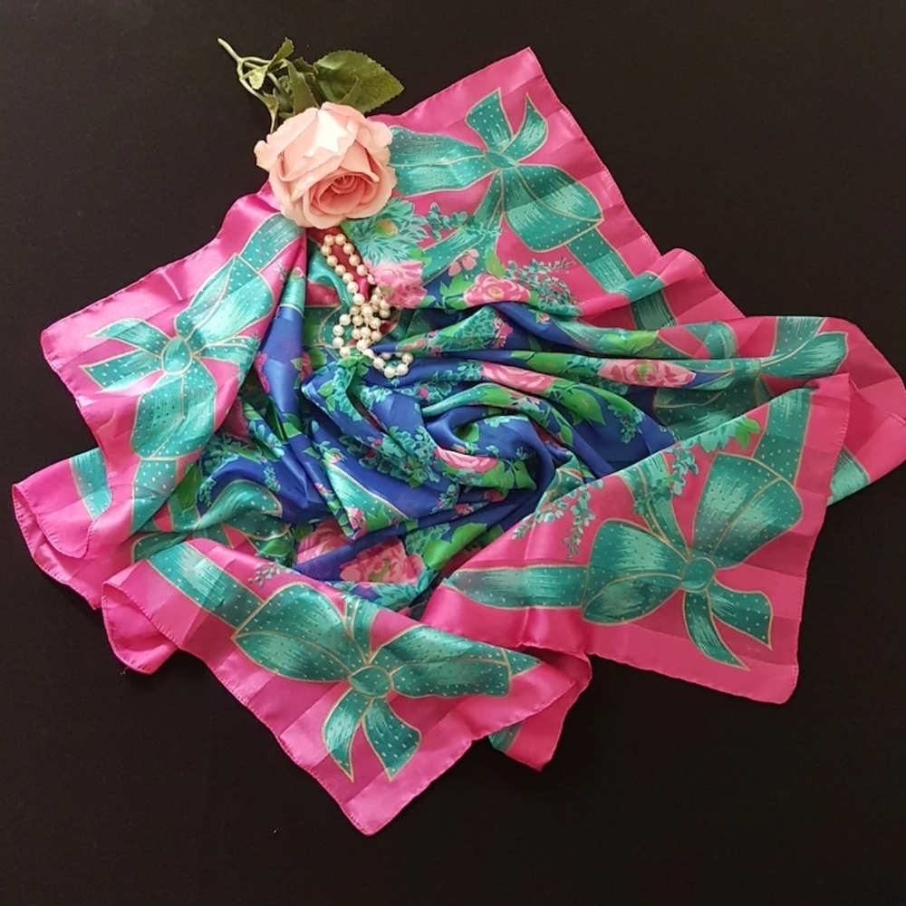 Square Head Scarf, Neck Scarf, Italian Scarf 34 x 33, Floral with Bows Italy